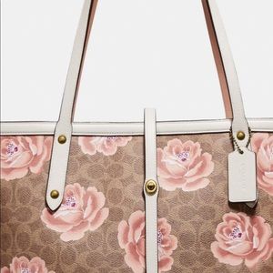 Coach Market Tote In Signature Rose Print